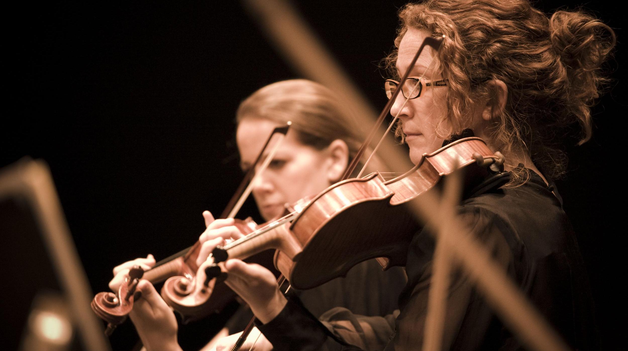 Sinfonia ViVA with Alexander Shelley and Clara Mouriz