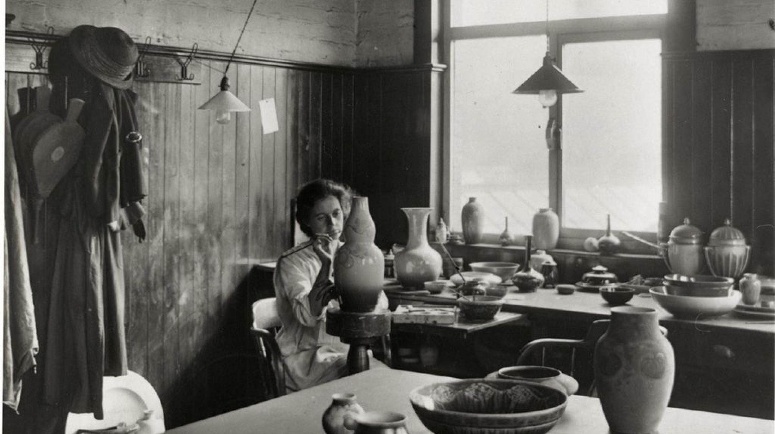 The Females of the Factory: Women's contribution to Pilkington's Tiles and Pottery