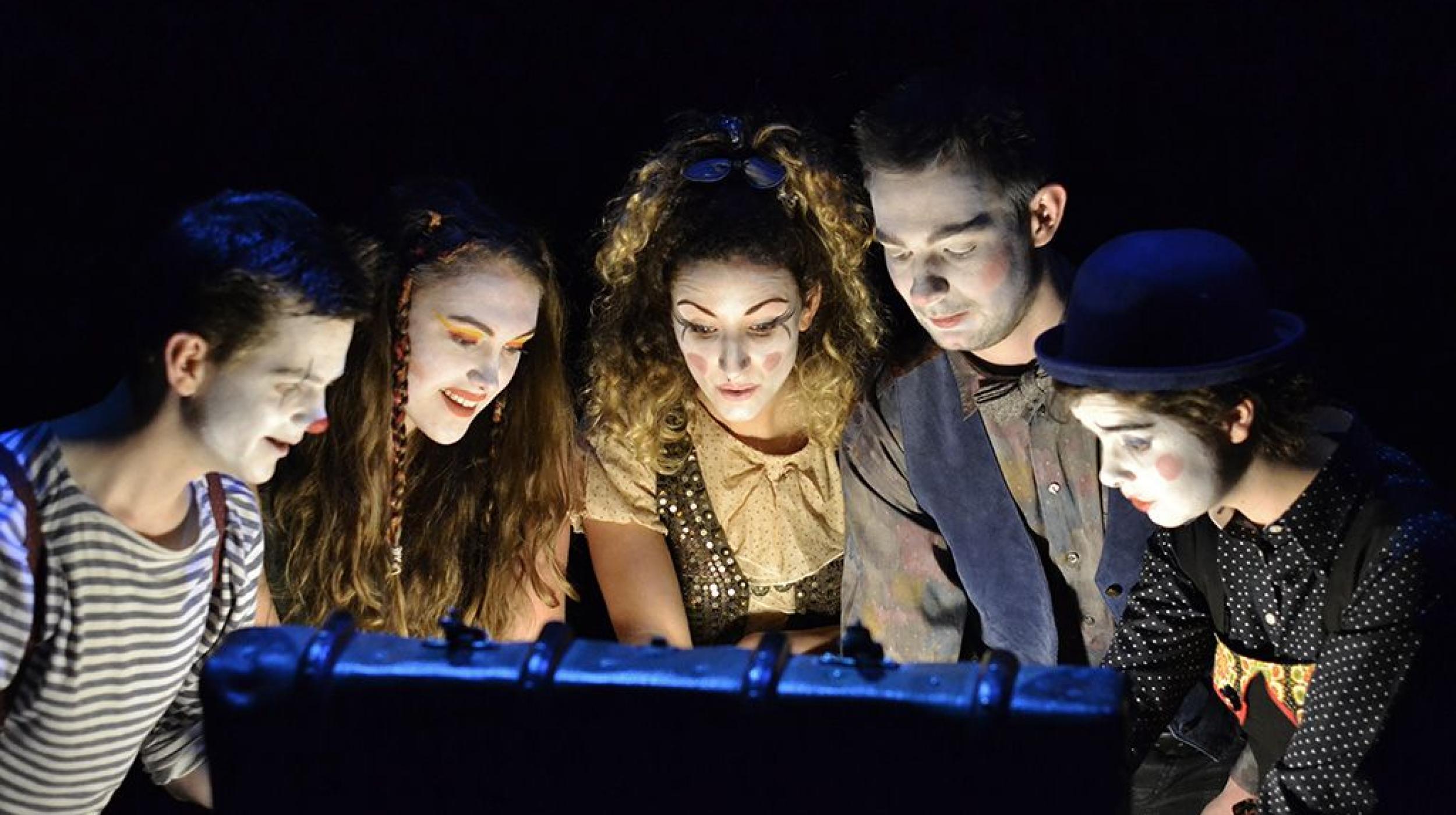 Zoo Co: The Girl Who Fell In Love With The Moon