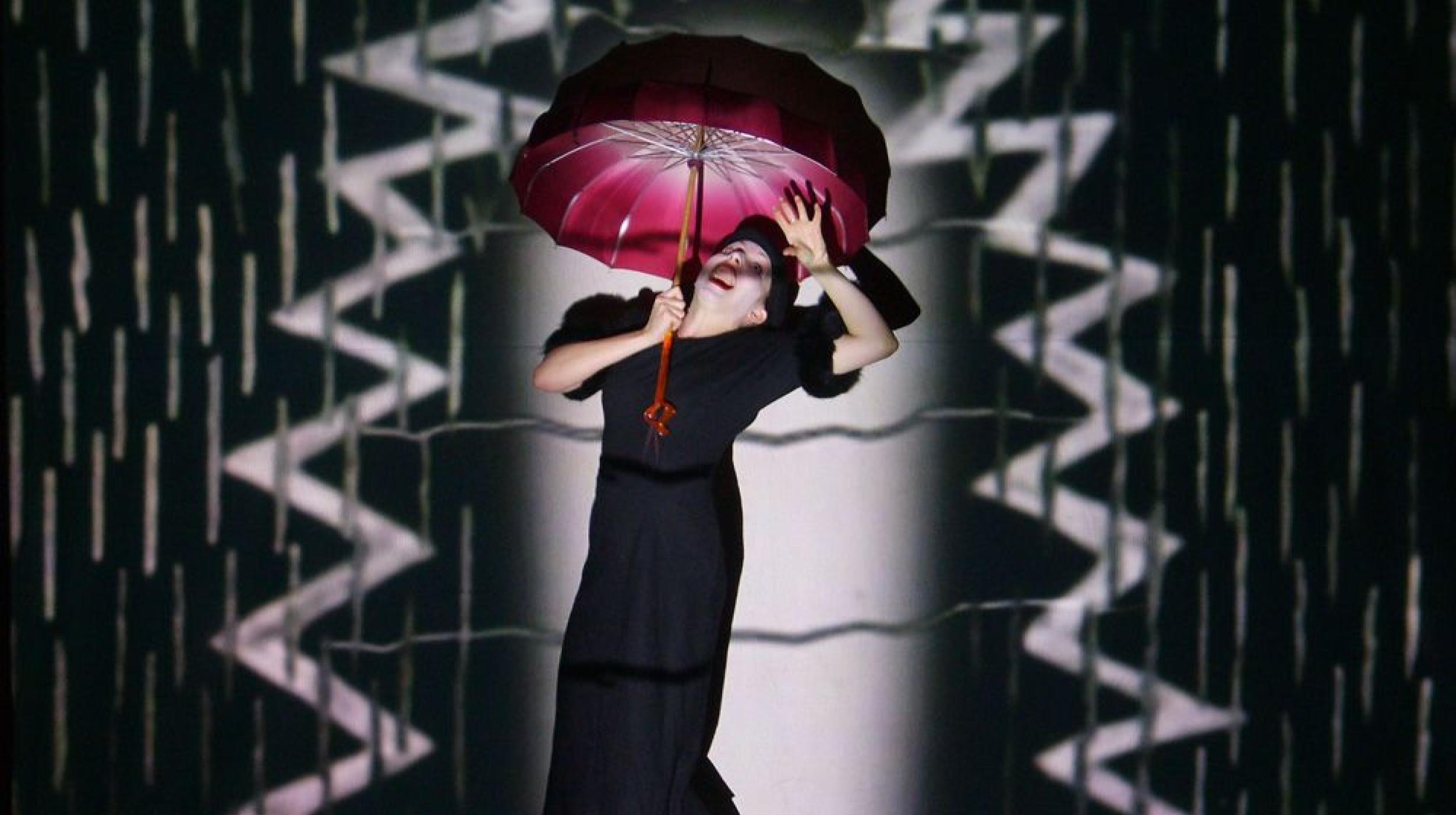 1927: Between The Devil and the Deep Blue Sea